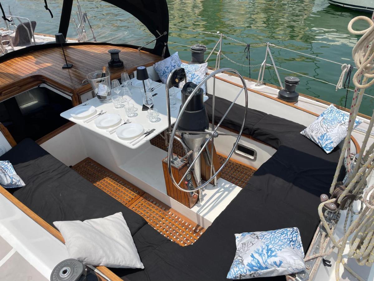 Sailboat B&B On Board Catania Exterior photo