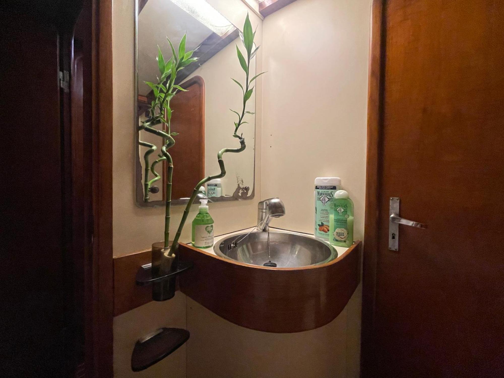 Sailboat B&B On Board Catania Exterior photo